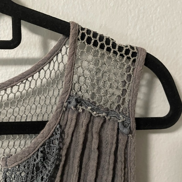 NWOT POL Cotton Gauze Distressed Hem Flowy Gray Sleeveless Top. Size Small - Picture 5 of 8